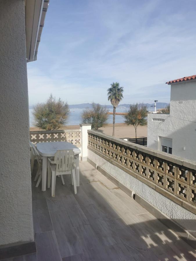 Apartamento En La Playa. Free Parking. Free Wifi L' Escala المظهر الخارجي الصورة