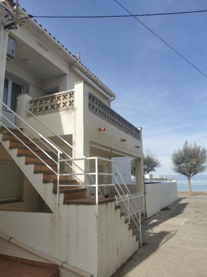 Apartamento En La Playa. Free Parking. Free Wifi L' Escala المظهر الخارجي الصورة